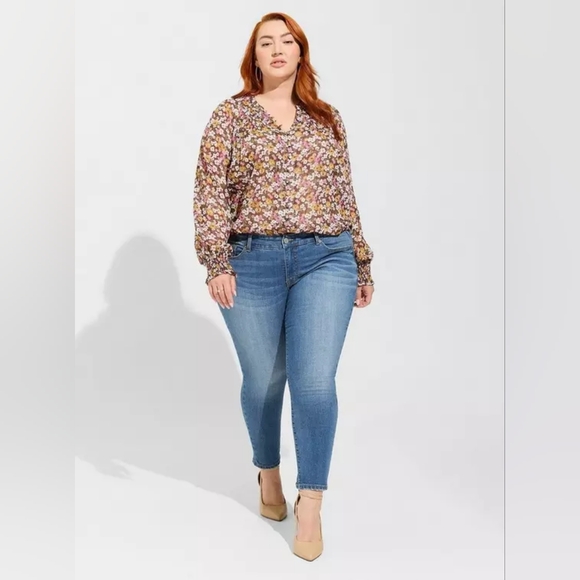 {Torrid} Crinkle Chiffon Smocked Blouson Sleeve Blouse - Picture 3 of 12